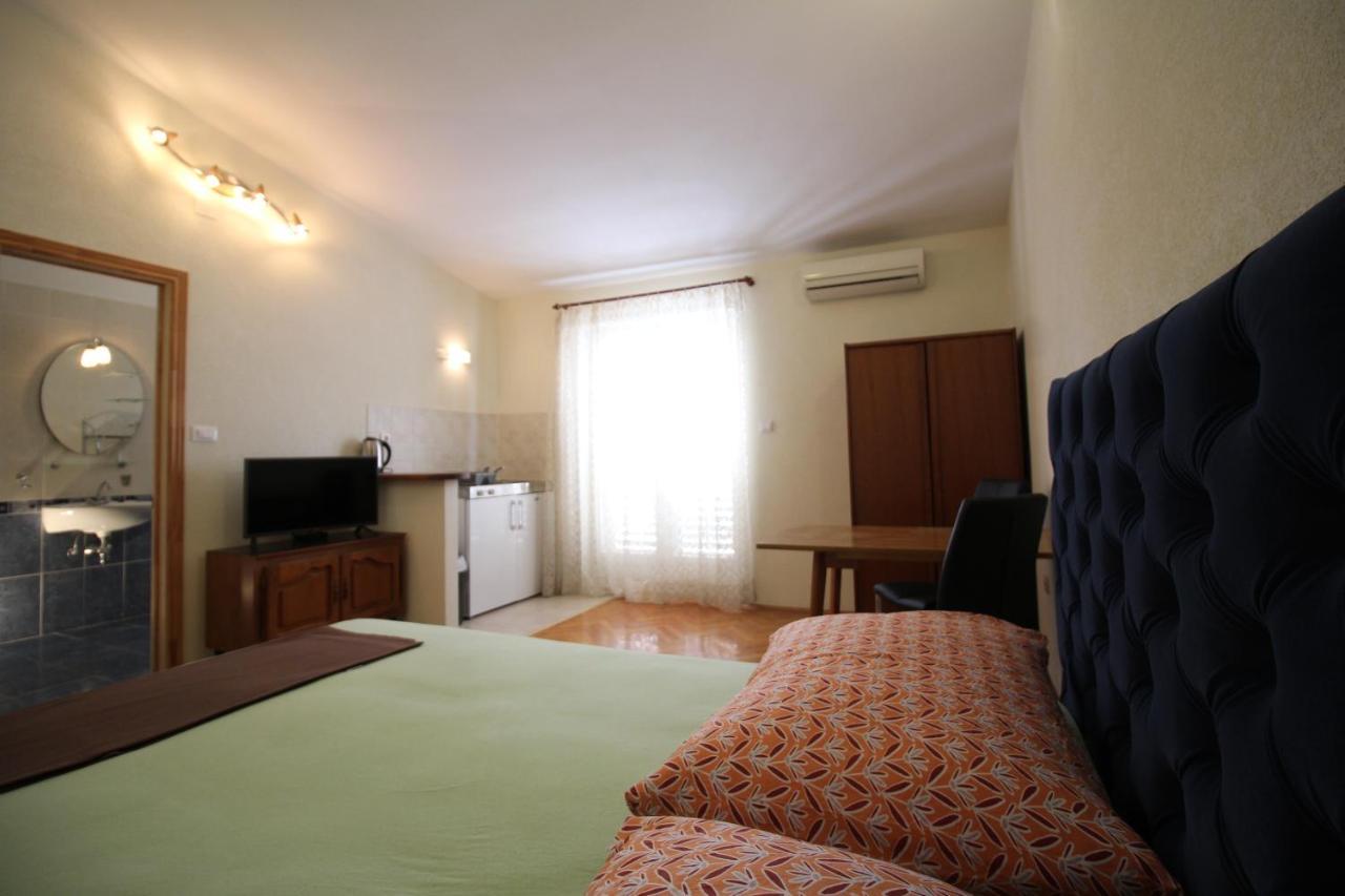 Apartment Centre & Free Private Parking